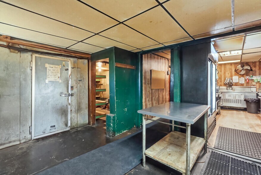 More Photos Of 225 Owego Turnpike, Waymart Specialty For Sale