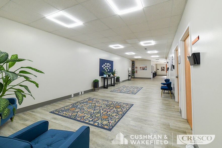 More Photos Of 14445 Broadway Ave, Cleveland Office For Sale