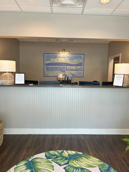 More Photos Of 1400 Palm Blvd, Isle Of Palms General Retail For Lease