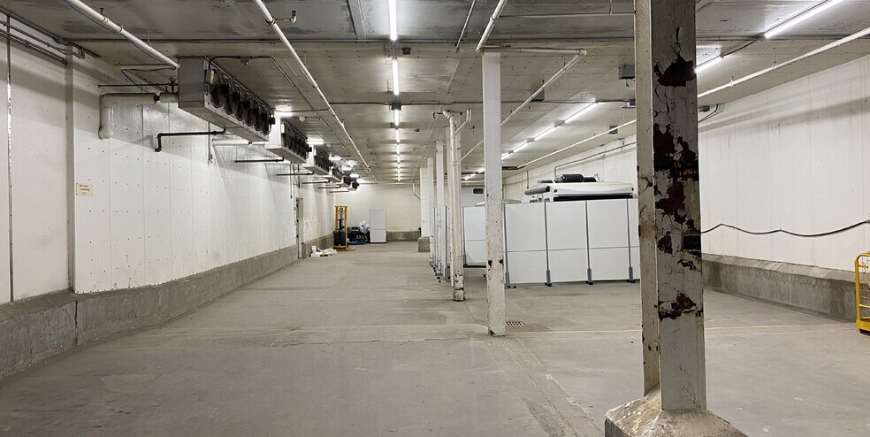 More Photos Of 1605 Caribou St E, Moose Jaw Industrial For Sale