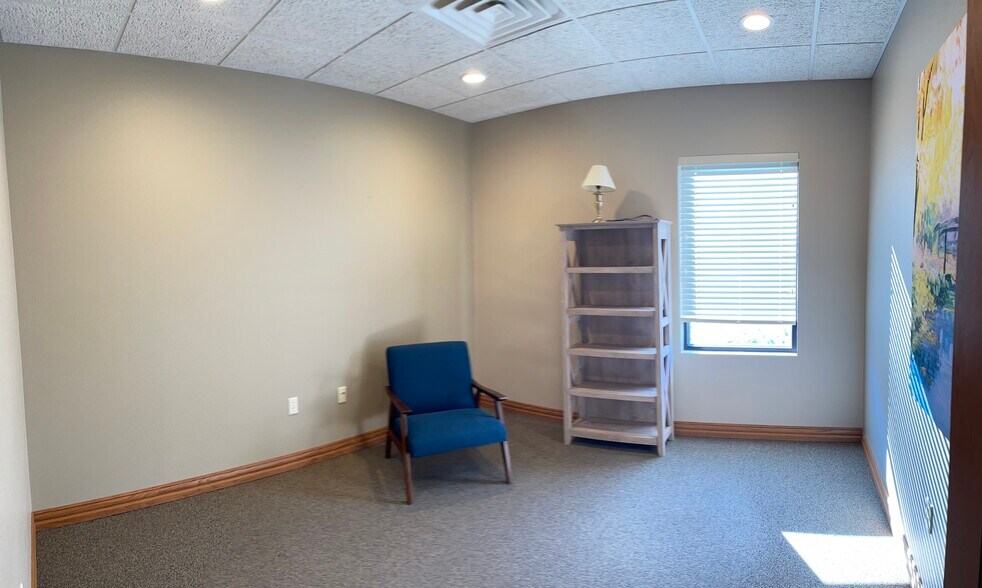 More Photos Of 2270 Holmgren Way, Green Bay Office For Lease