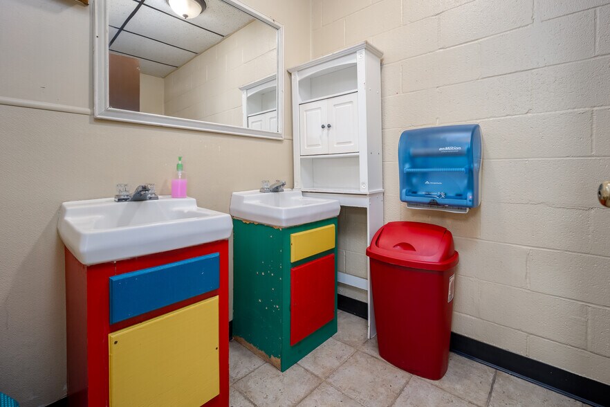 More Photos Of 3124 S Pennsylvania Ave, Oklahoma City Daycare Center For Sale