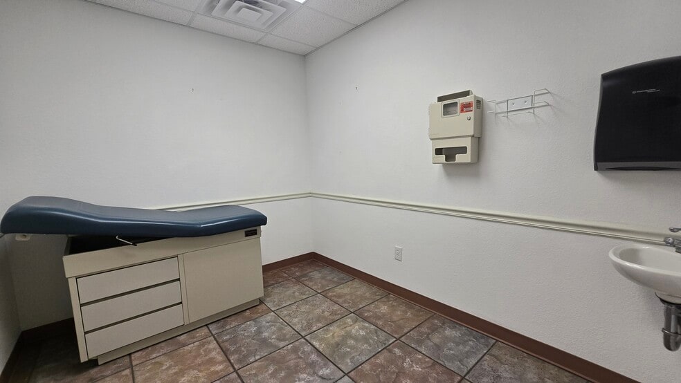 More Photos Of 3180 Central Mall Dr, Port Arthur Medical For Sale