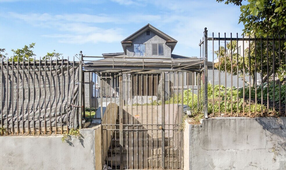 More Photos Of 275 S Union Ave, Los Angeles Apartments For Sale