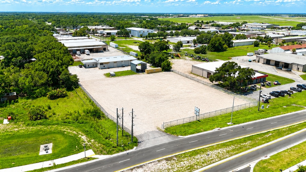More Photos Of 2702 Drane Field Rd, Lakeland Warehouse For Lease