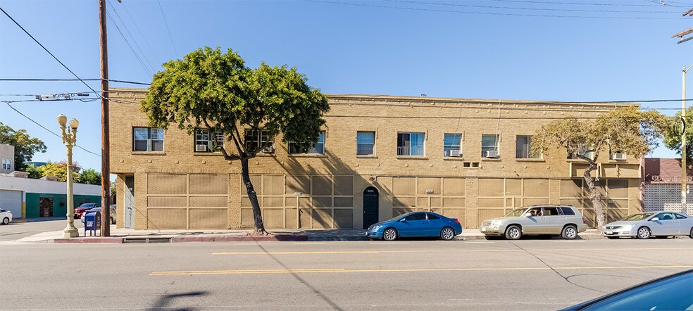 More Photos Of 3023-3035 S Grand Ave, Los Angeles Apartments For Lease