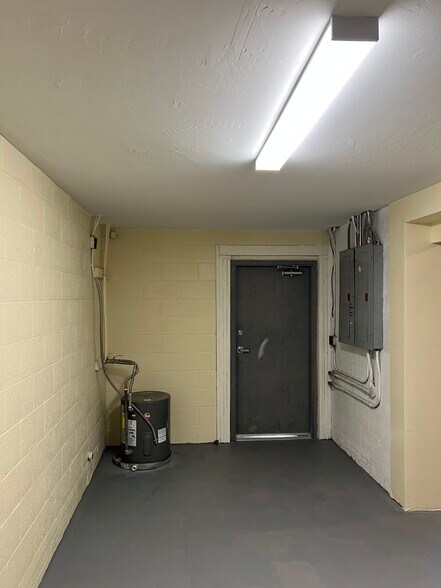 More Photos Of 48017 Highway 58, Oakridge Storefront For Sale