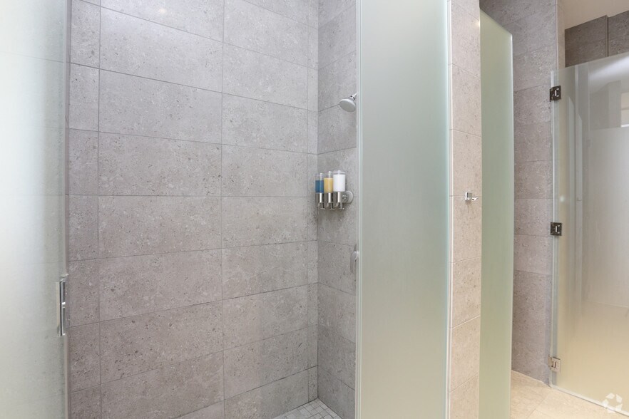 More Photos Of 220 E Illinois St, Chicago Apartments For Lease