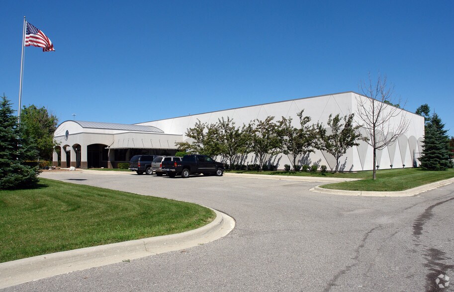 More Photos Of 29706 West Tech Dr, Wixom Warehouse For Lease