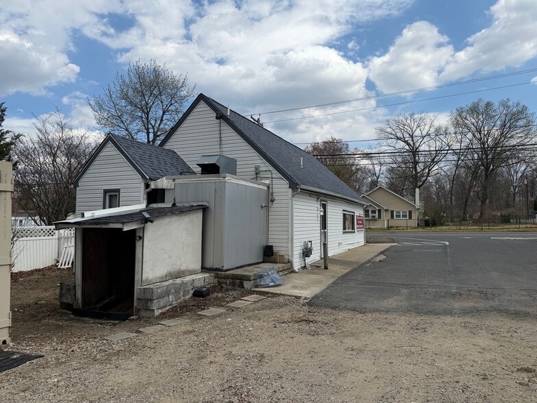 More Photos Of 1526 Hurffville Rd, Deptford Freestanding For Sale