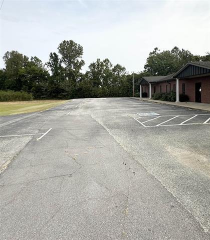 More Photos Of 301 Lake Dr, Ripley Office For Sale