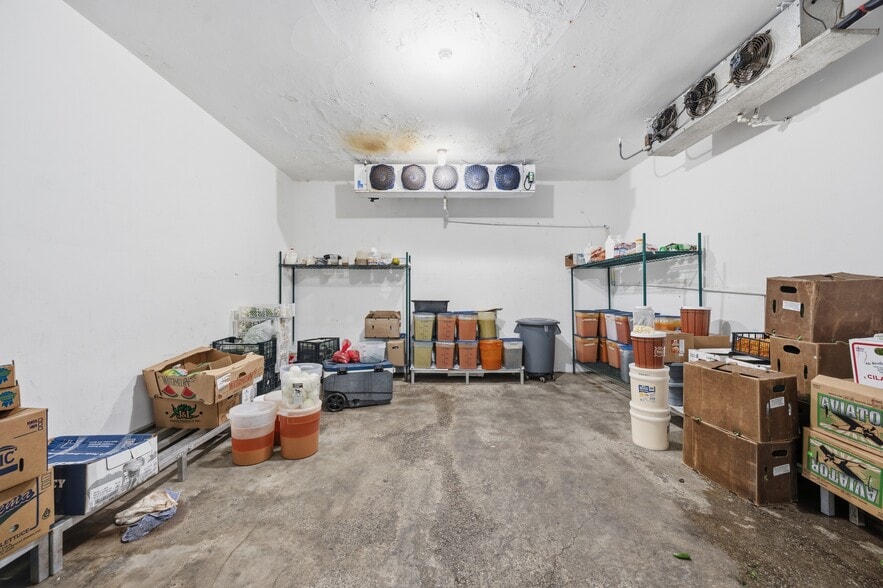More Photos Of 939-943 N Vignes St, Los Angeles Warehouse For Sale