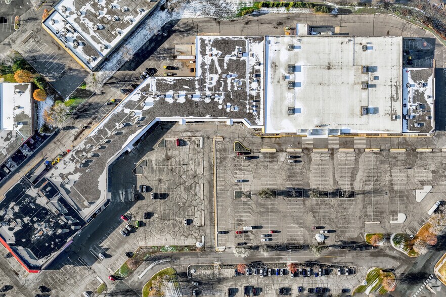 More Photos Of 13541-13777 Grove Dr, Maple Grove Freestanding For Lease