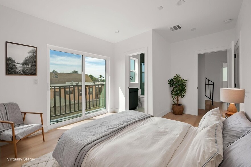 More Photos Of 1933 Magnolia Ave, Los Angeles Apartments For Sale