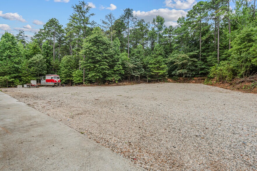 More Photos Of 170 St Gabriel Way, Fayetteville Light Manufacturing For Sale