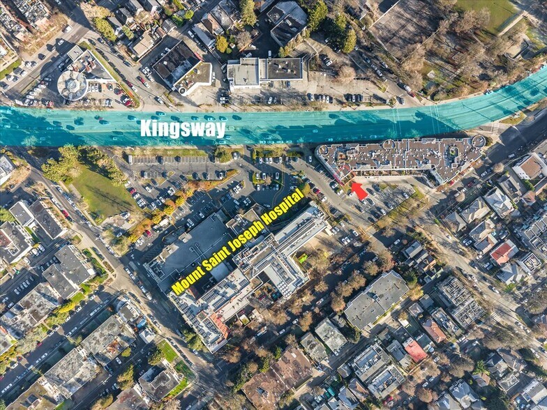 More Photos Of 470-560 Kingsway, Vancouver Storefront For Sale