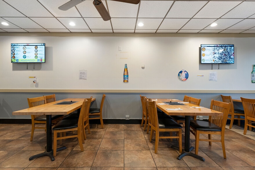 More Photos Of 140 E Felton Rd, Cartersville Restaurant For Sale