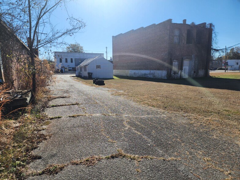 More Photos Of 104 E Railroad St, Robersonville General Retail For Sale