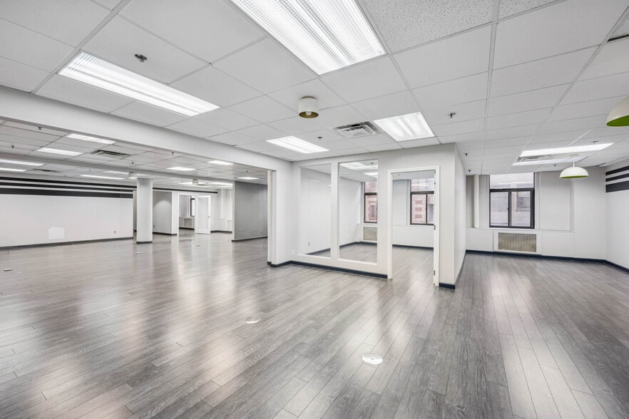 More Photos Of 16 W 32nd St, New York Office For Lease