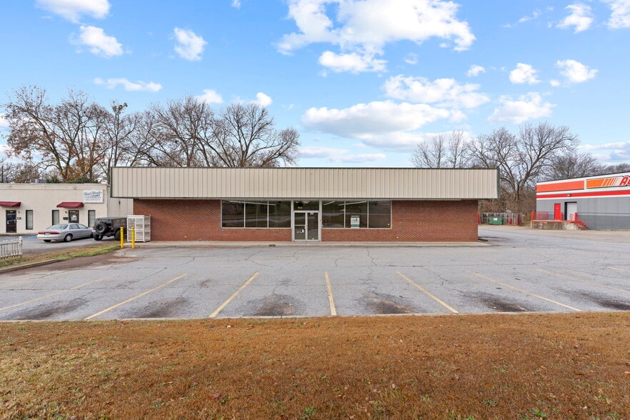 Primary Photo Of 440 Hampton Ave, Pickens Freestanding For Sale
