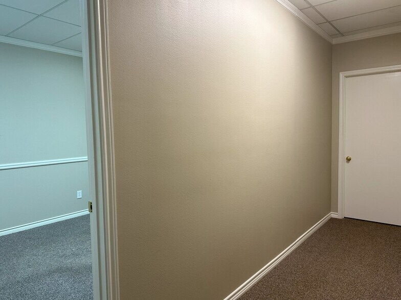 More Photos Of 901 N Mallard St, Palestine Medical For Sale