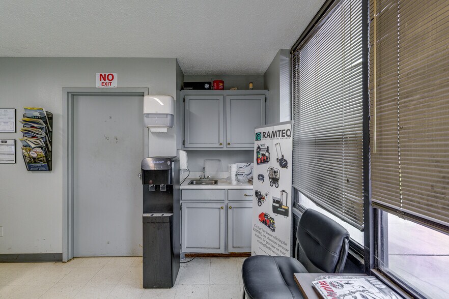 More Photos Of 1900 Old Natchitoches Rd, West Monroe Industrial For Sale