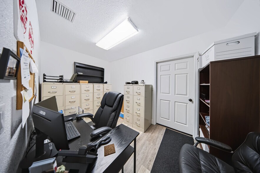 More Photos Of 2422 N Military Trl, West Palm Beach Warehouse For Sale