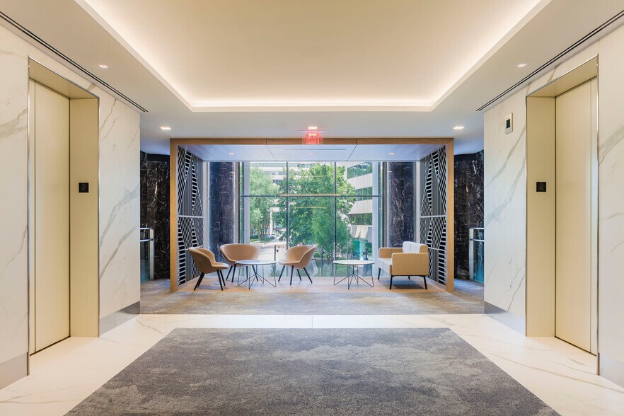 More Photos Of 2451 Crystal Dr, Arlington Office For Lease