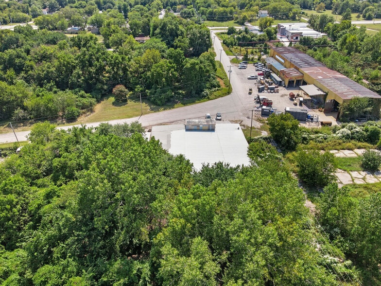 More Photos Of 2715 N Madison Ave, Tulsa Industrial For Sale