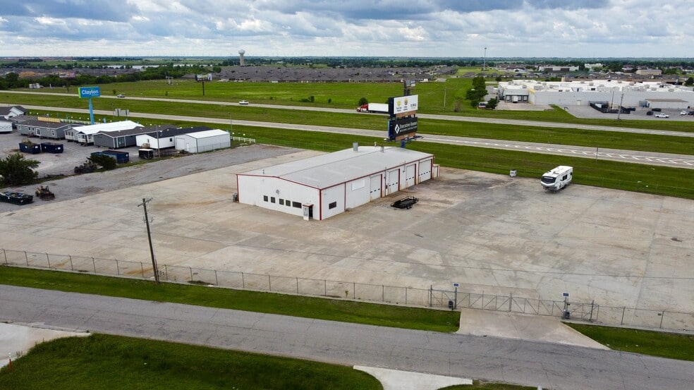 More Photos Of 1900 SW 27th St, El Reno Warehouse For Lease