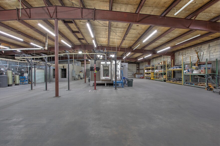 More Photos Of 106 Dunn Ave N, Hinckley Industrial For Lease