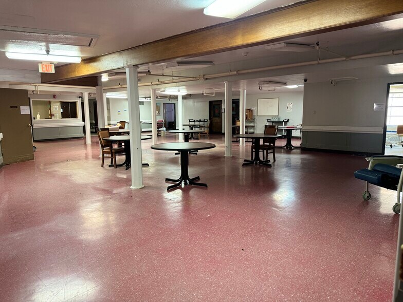 More Photos Of 540 SE Front St, De Kalb Skilled Nursing Facility For Sale