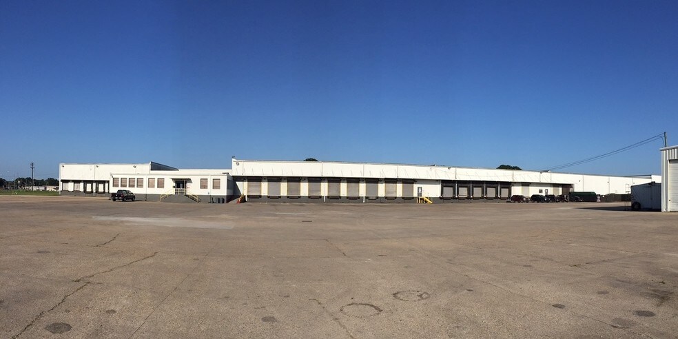 Primary Photo Of 1016 SW Evangeline Trwy, Lafayette Refrigeration Cold Storage For Lease