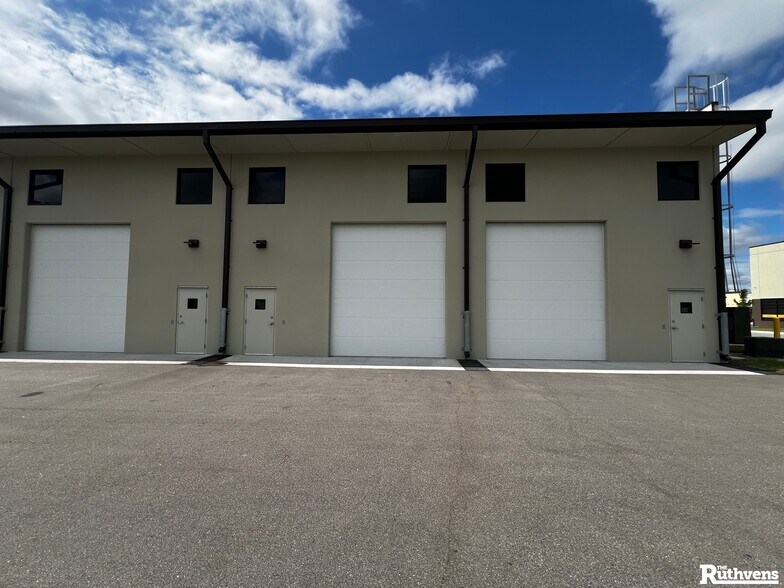 More Photos Of 3625 Jones Industrial Dr, Lakeland Unknown For Lease