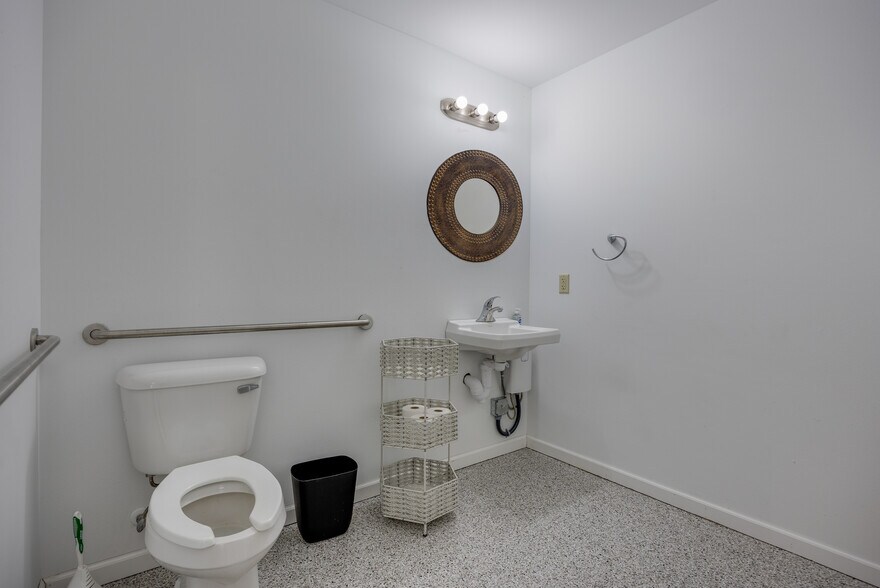 More Photos Of 6580 Lake Rd, Windsor Warehouse For Sale