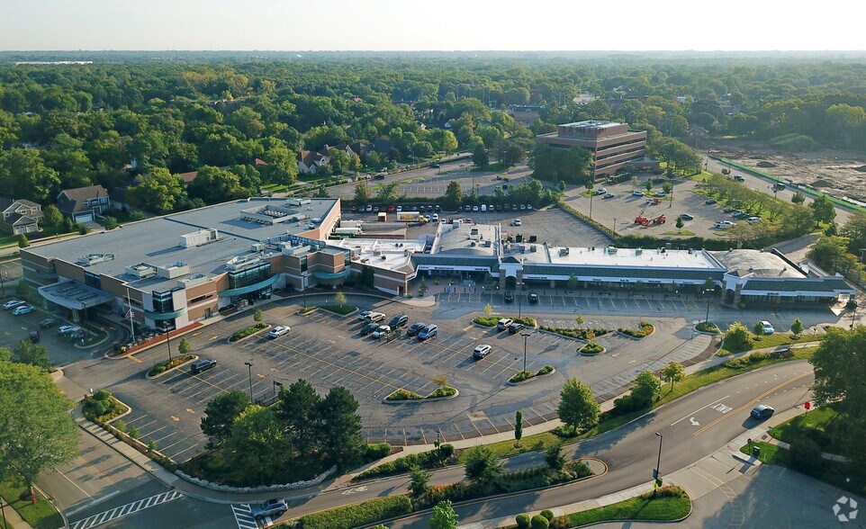 More Photos Of 1127-1163 Church St, Northbrook Unknown For Lease