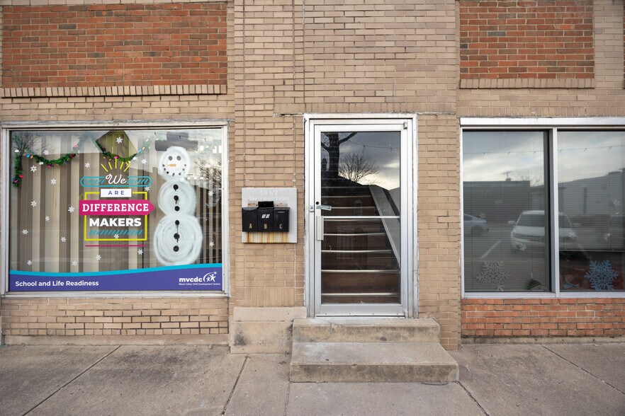 More Photos Of 50-52 S Main St, London Storefront Retail Residential For Sale