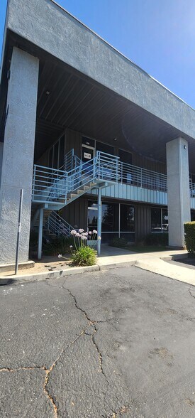 More Photos Of 4440 Grissom St, Bakersfield Industrial For Sale