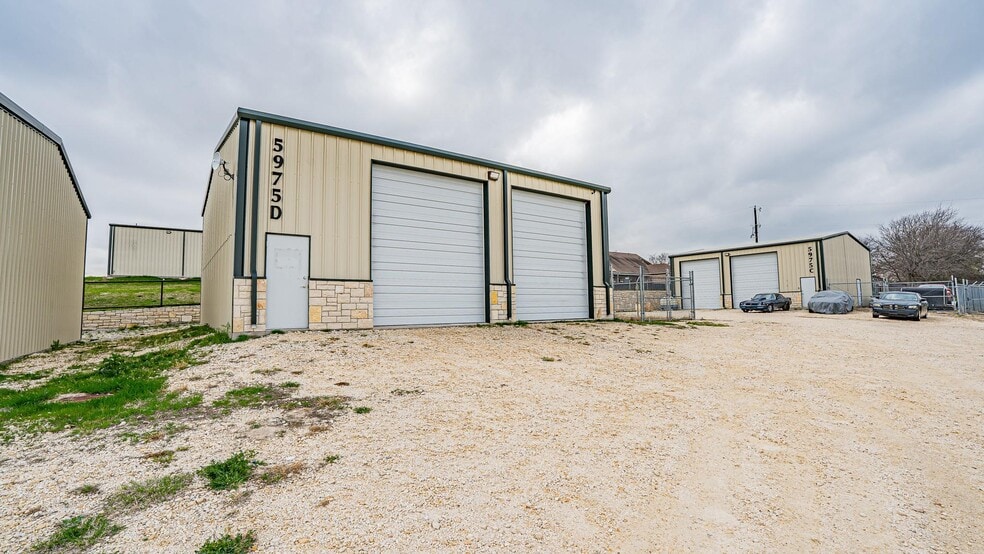 More Photos Of 5975 Stacy Ln, Weatherford Industrial For Lease