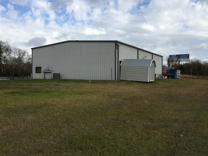 More Photos Of 11035 Highway 6, Santa Fe Light Distribution For Sale