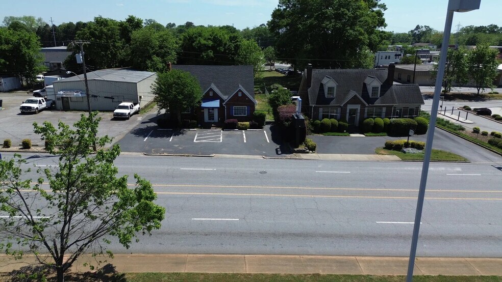 More Photos Of 1817 N Boulevard, Anderson Office For Sale