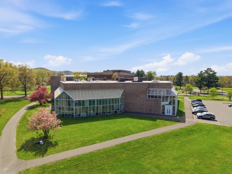 More Photos Of 893 West St, Amherst Schools For Sale