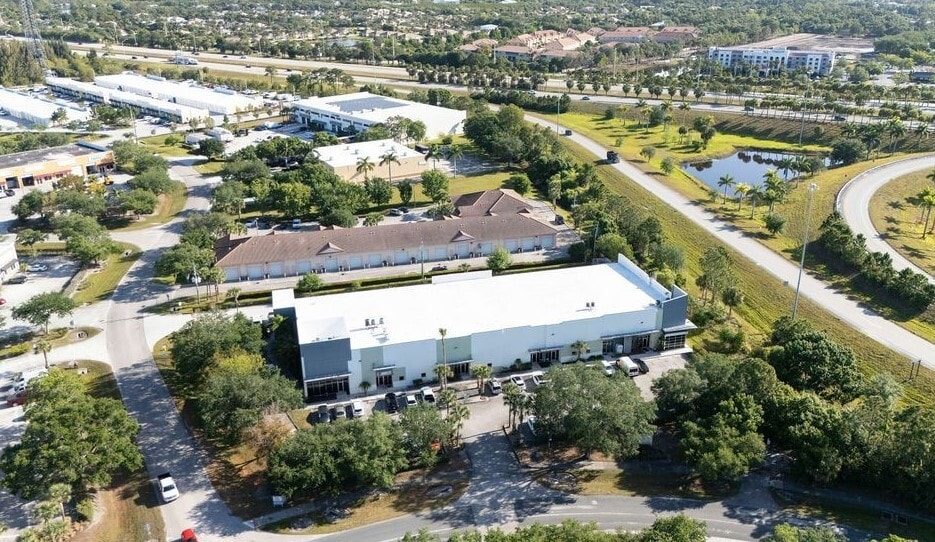 More Photos Of 7995 SW Jack James Dr, Stuart Showroom For Lease