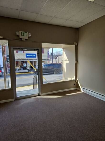 More Photos Of 1 E Main St, Thurmont Storefront Retail Office For Lease