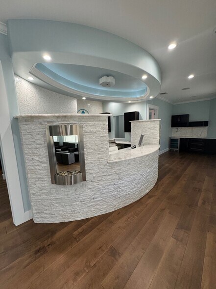 More Photos Of 5435 Park Central Ct, Naples Medical For Sale