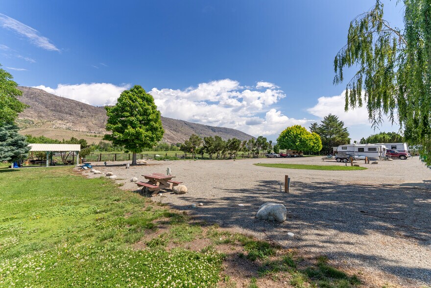 More Photos Of 208 Kendall St, Riverside Manufactured Housing Mobile Home Park For Sale