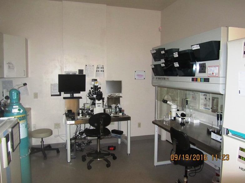 More Photos Of 704 Keystone Ct, Fayetteville Medical For Lease