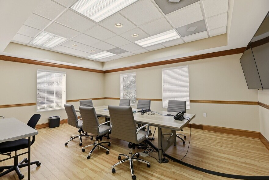 More Photos Of 430 Montbrook Ln, Knoxville Office For Lease