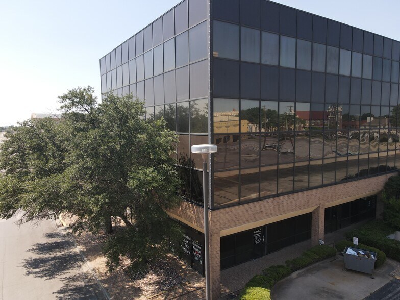 More Photos Of 333 W Main St, Ardmore Medical For Sale