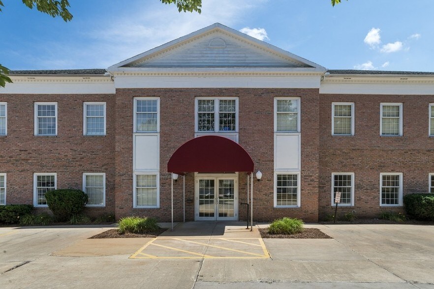 More Photos Of 34900 Chardon Rd, Willoughby Hills Unknown For Lease